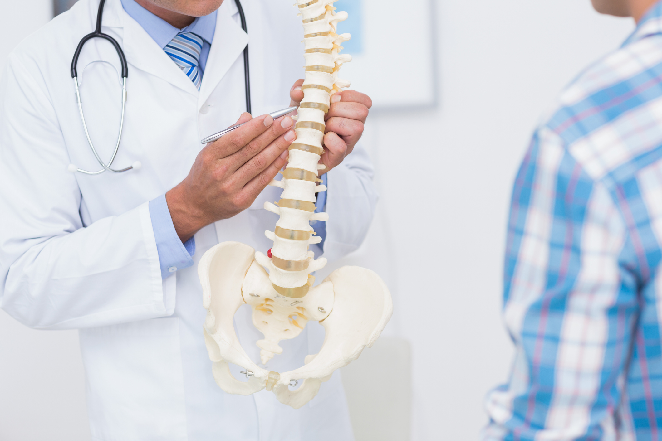 Precio consulta ortopedista especialista de columna vertebral